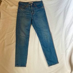 Women’s Levis Wedgie fit Jean